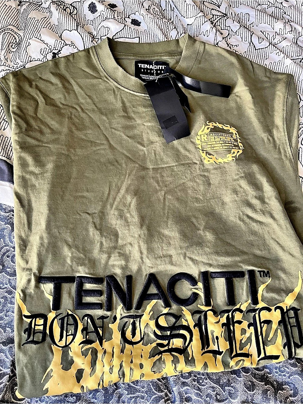 Tenacity Registered Tenacity Don't Suffer Tee Graphic Tee in Green Size 2XL NWT